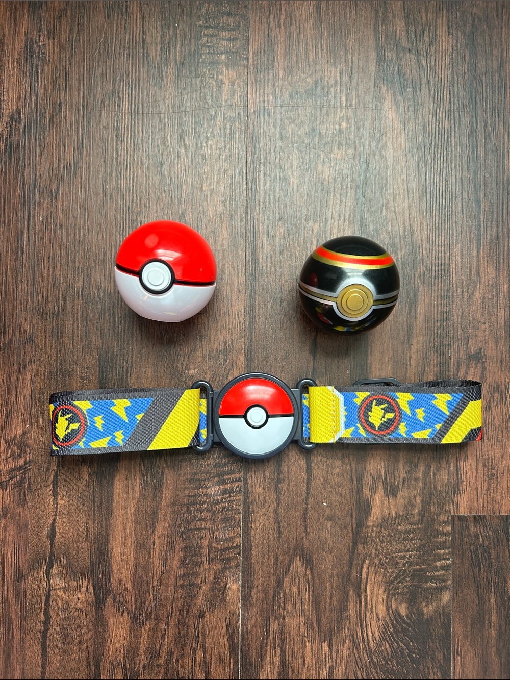 Pokemon Red White Yellow Blue Pokeball Belt with Pokeball Toys